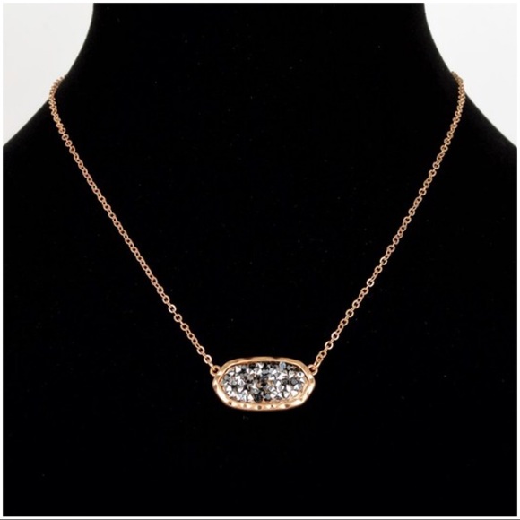 Oval  black and hematite glitter stone necklace - Picture 2 of 2